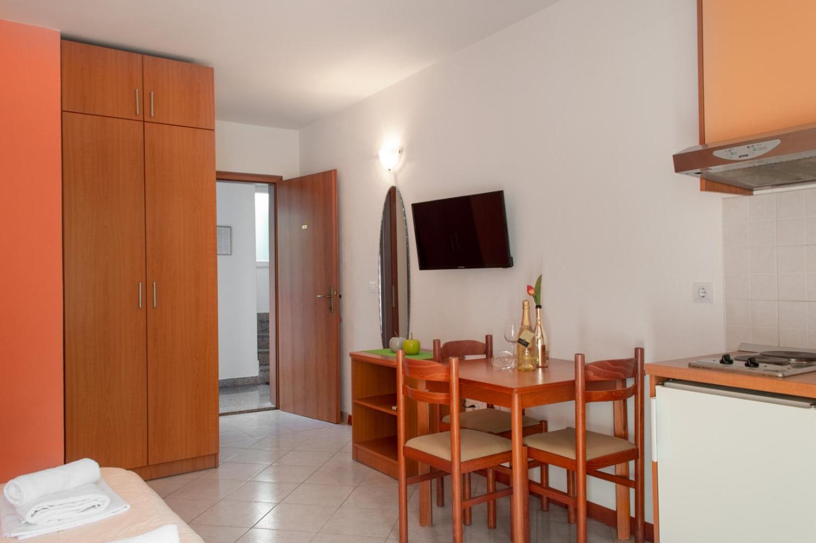 Apartments Promenada - Beachfront Тучепи Номер фото